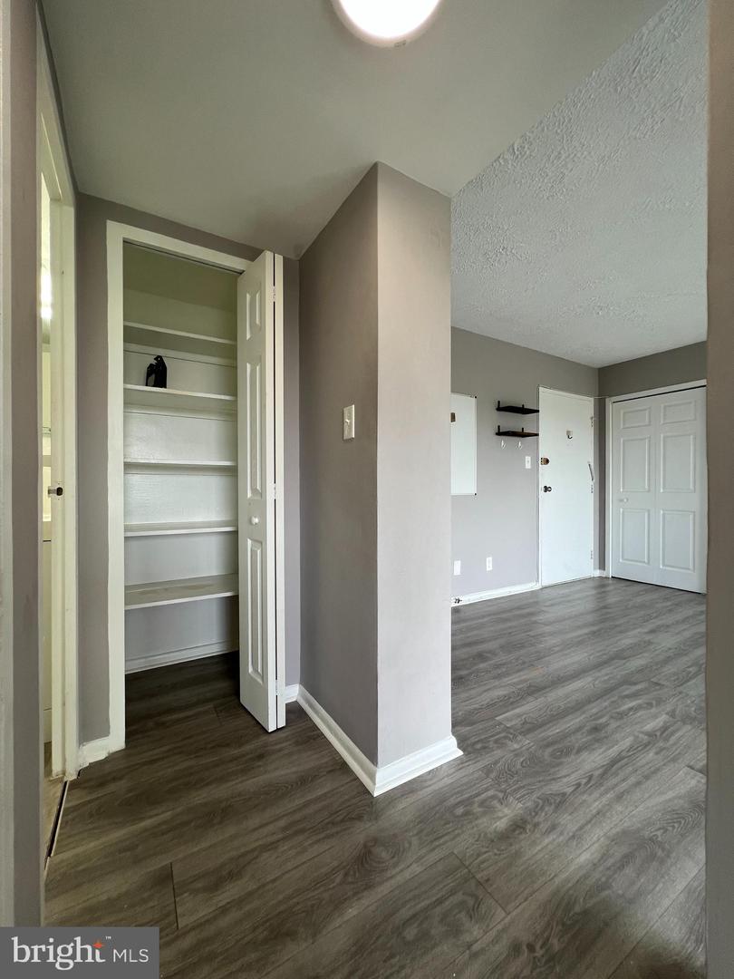 5801 Quantrell Ave #406