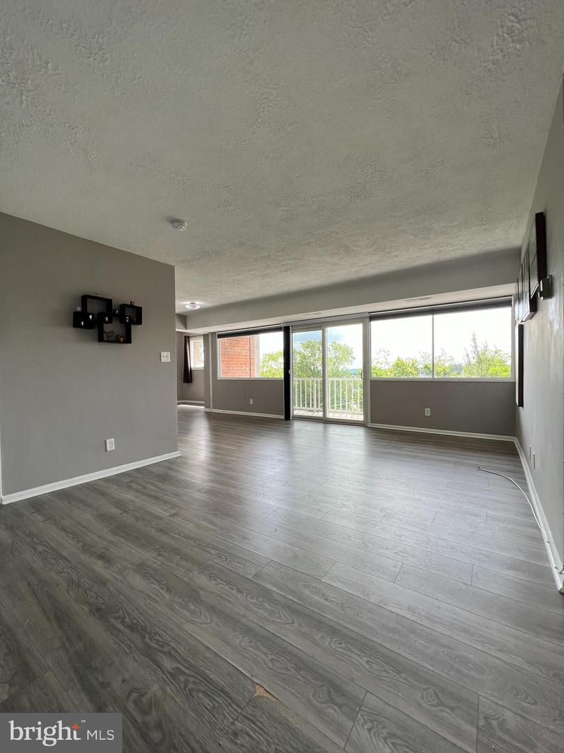 5801 Quantrell Ave #406