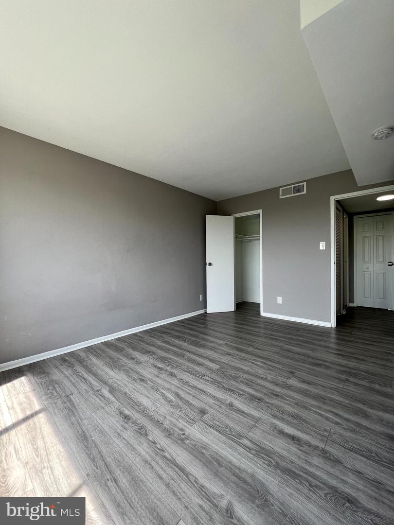 5801 Quantrell Ave #406