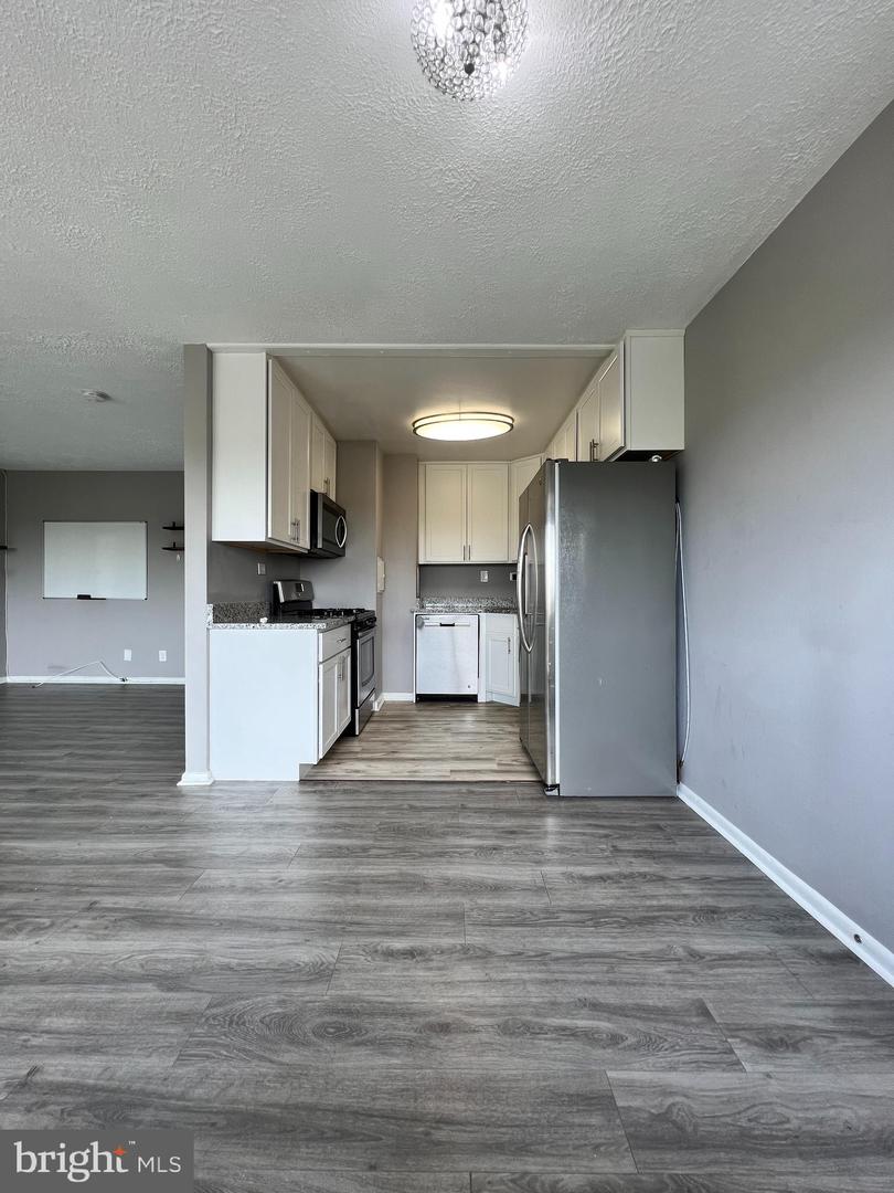 5801 Quantrell Ave #406