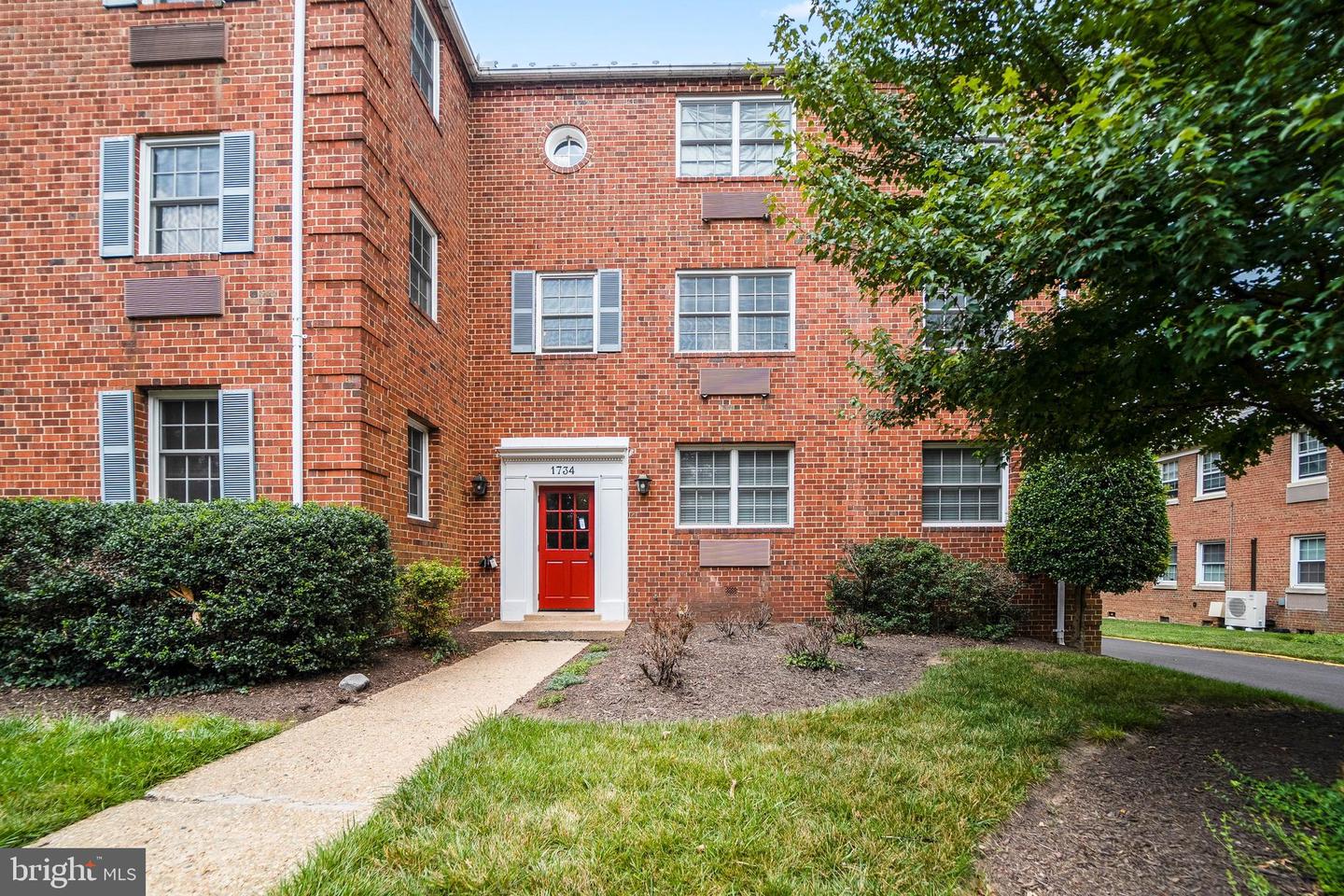 1734 W Abingdon Dr #302