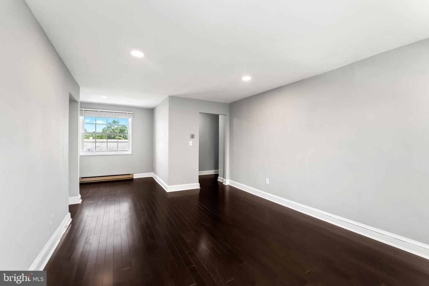1734 W Abingdon Dr #302