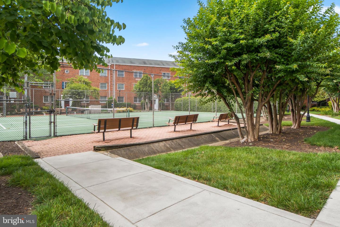 1734 W Abingdon Dr #302