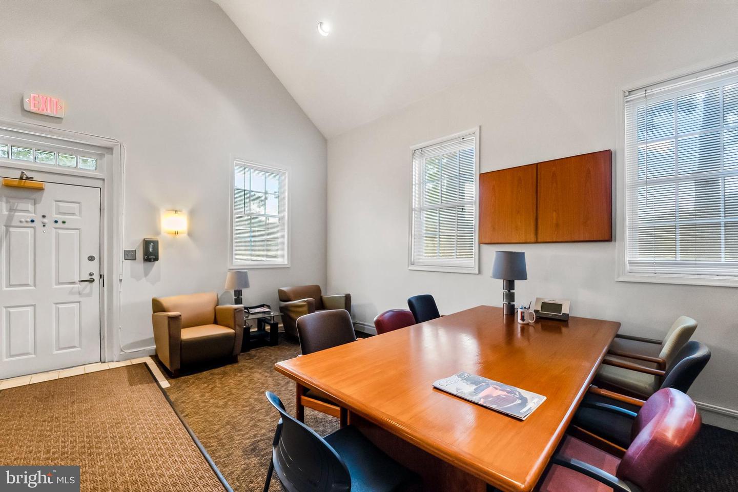 1734 W Abingdon Dr #302
