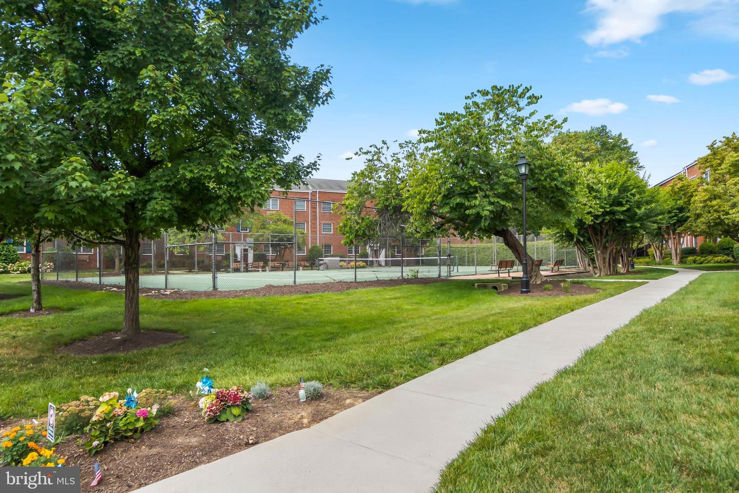 1734 W Abingdon Dr #302