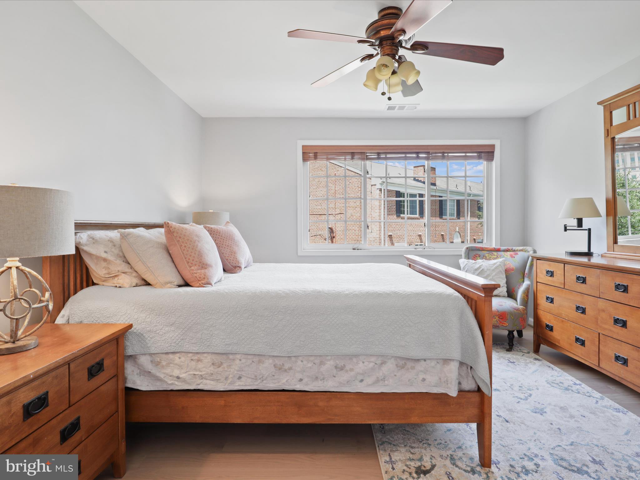 1611-B N van Dorn St