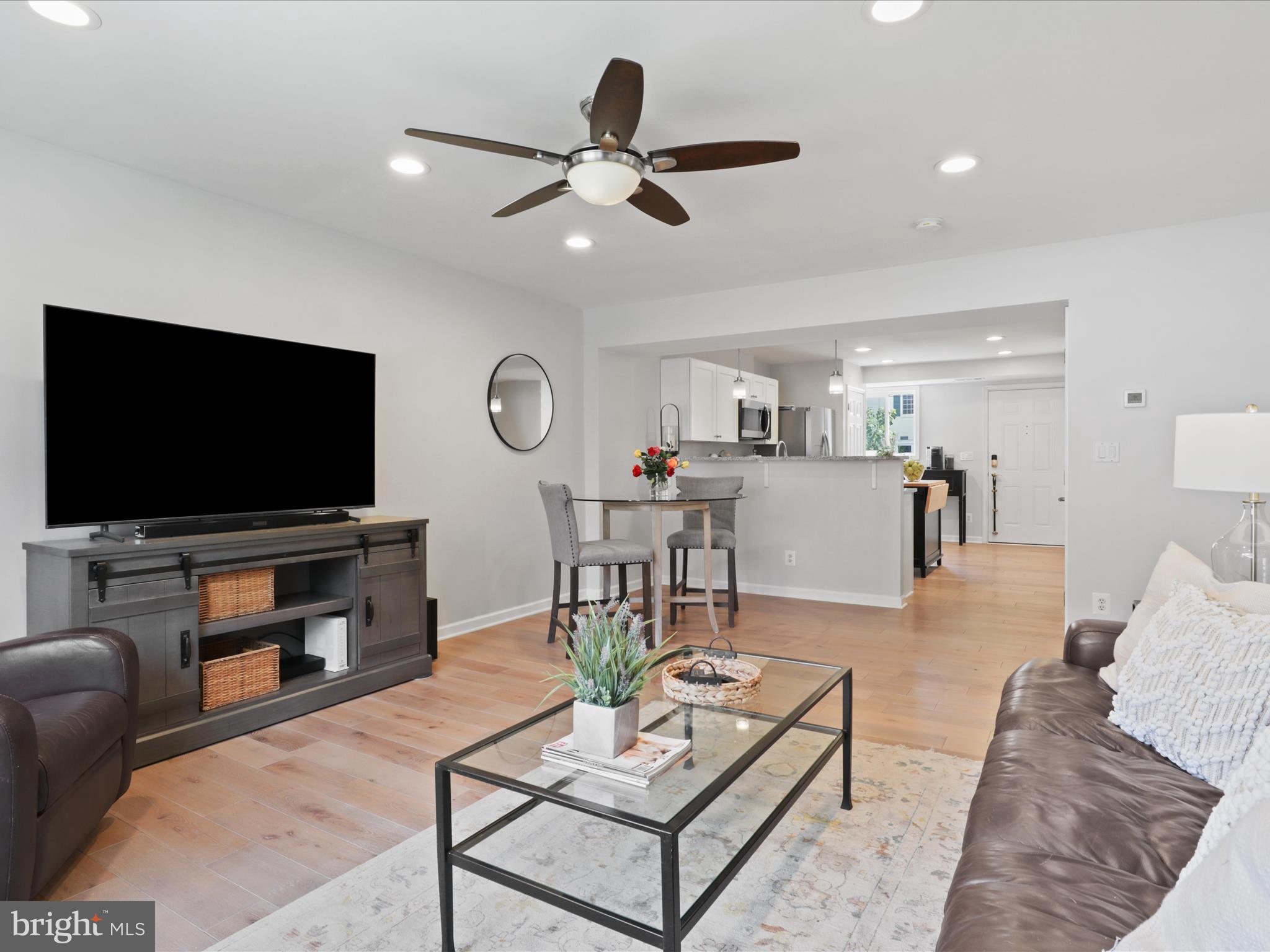 1611-B N van Dorn St