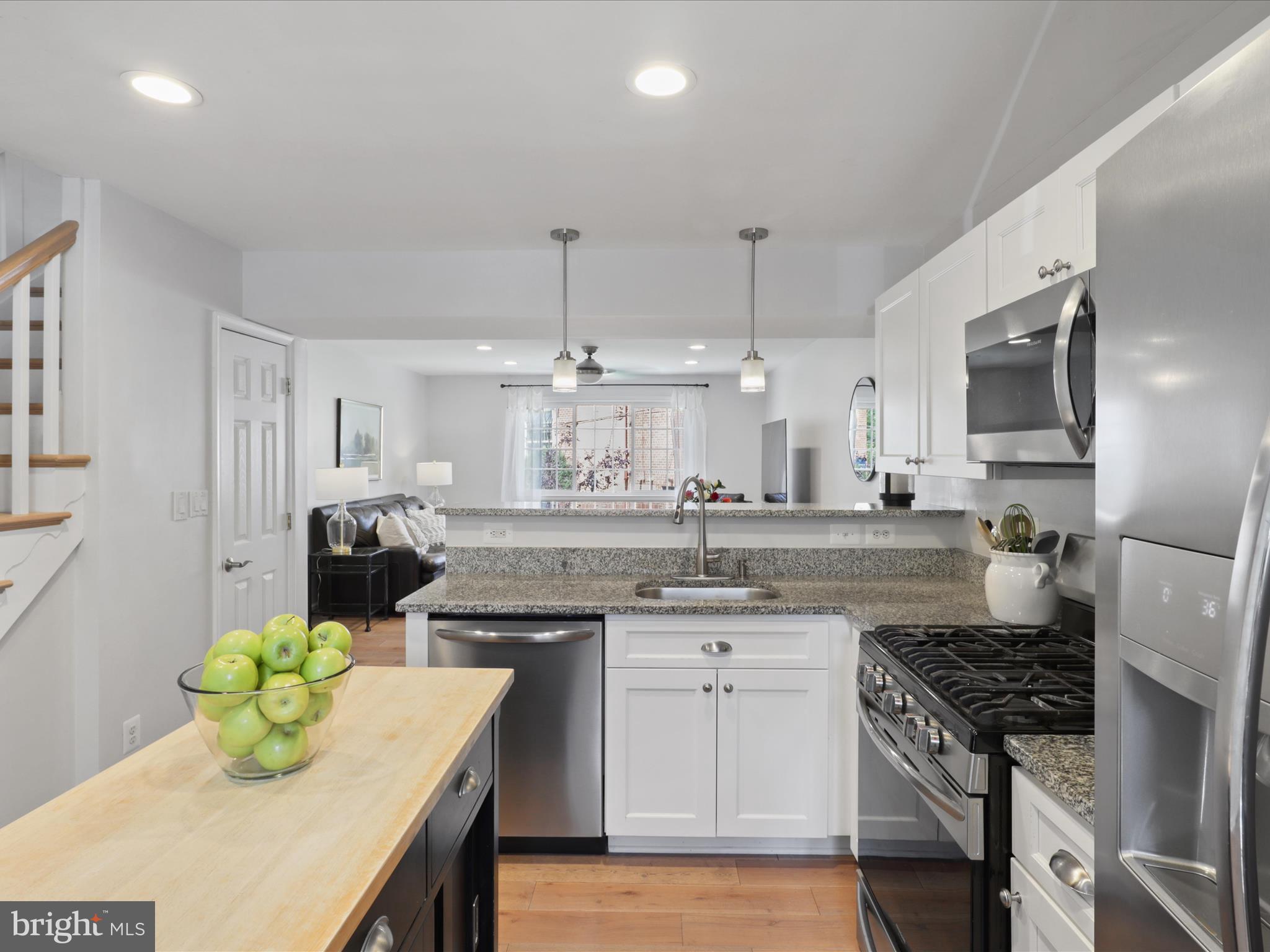 1611-B N van Dorn St