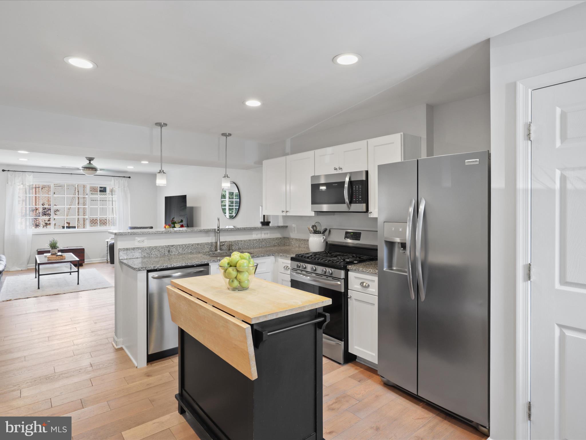 1611-B N van Dorn St