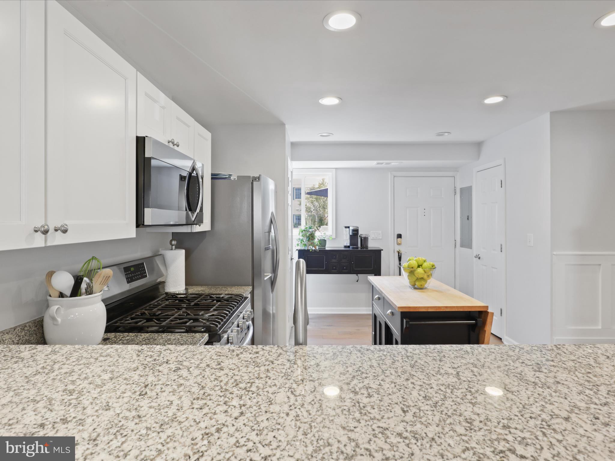 1611-B N van Dorn St