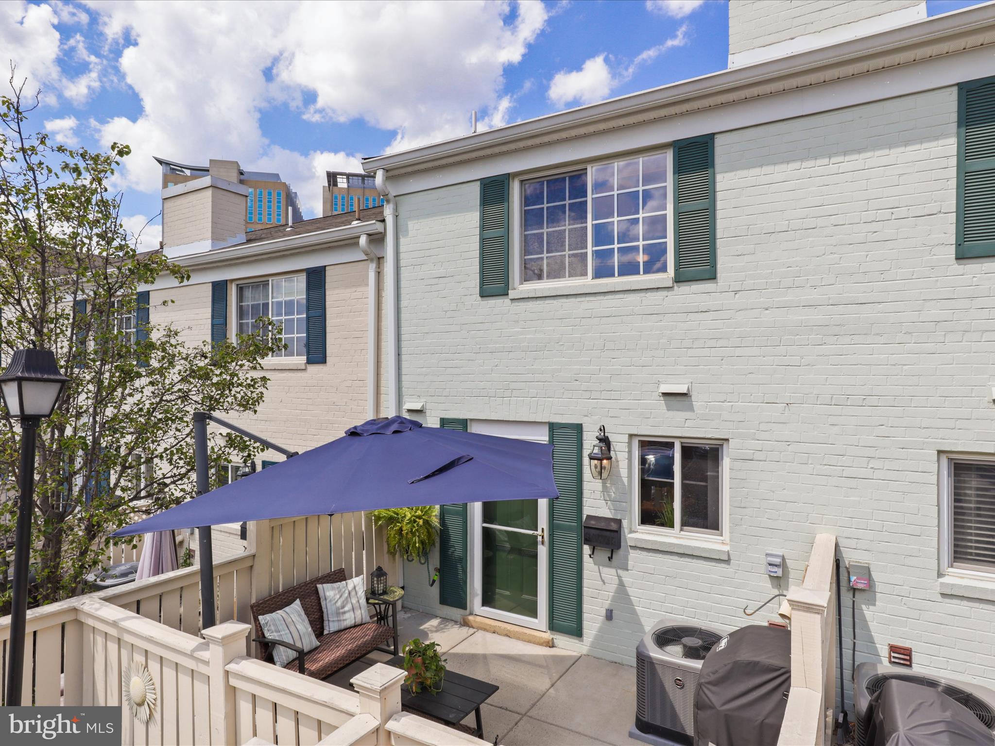 1611-B N van Dorn St