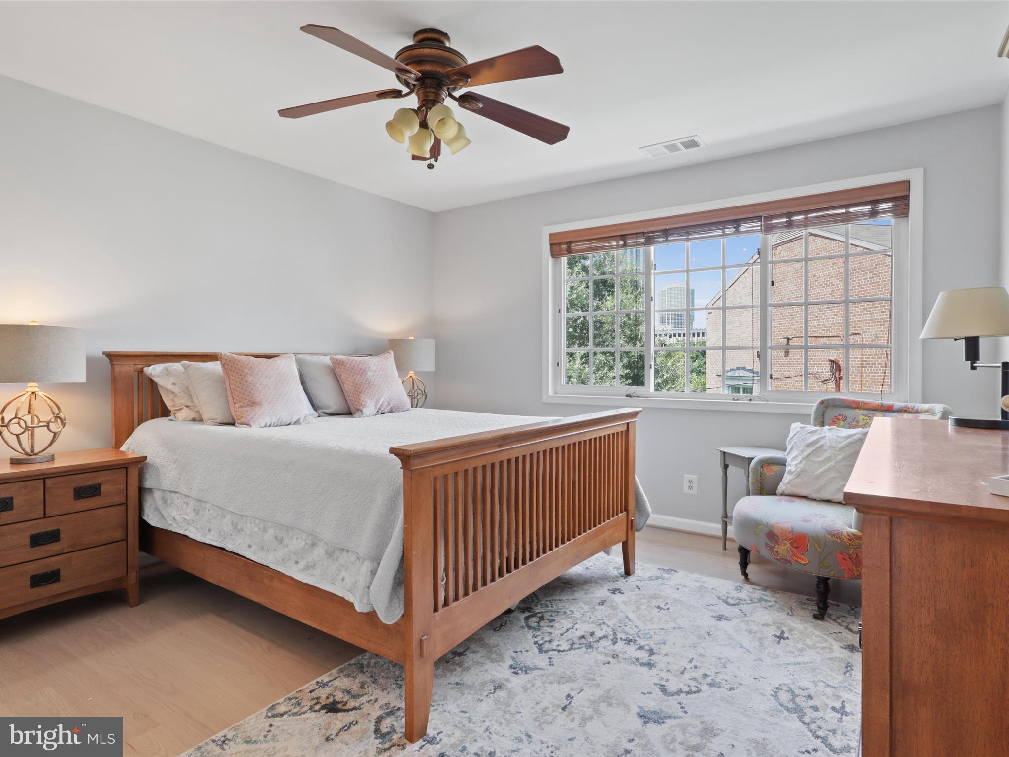 1611-B N van Dorn St