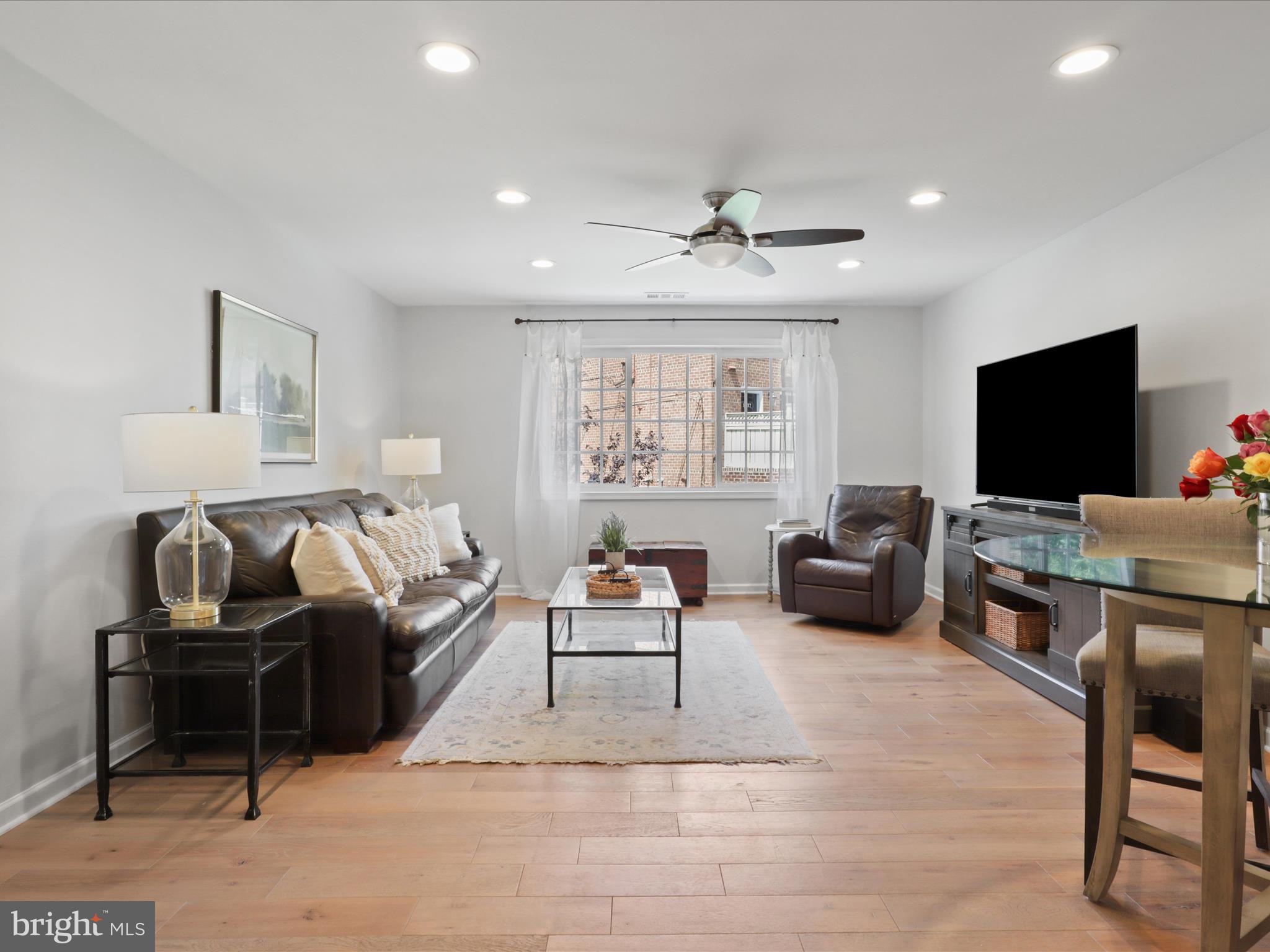 1611-B N van Dorn St