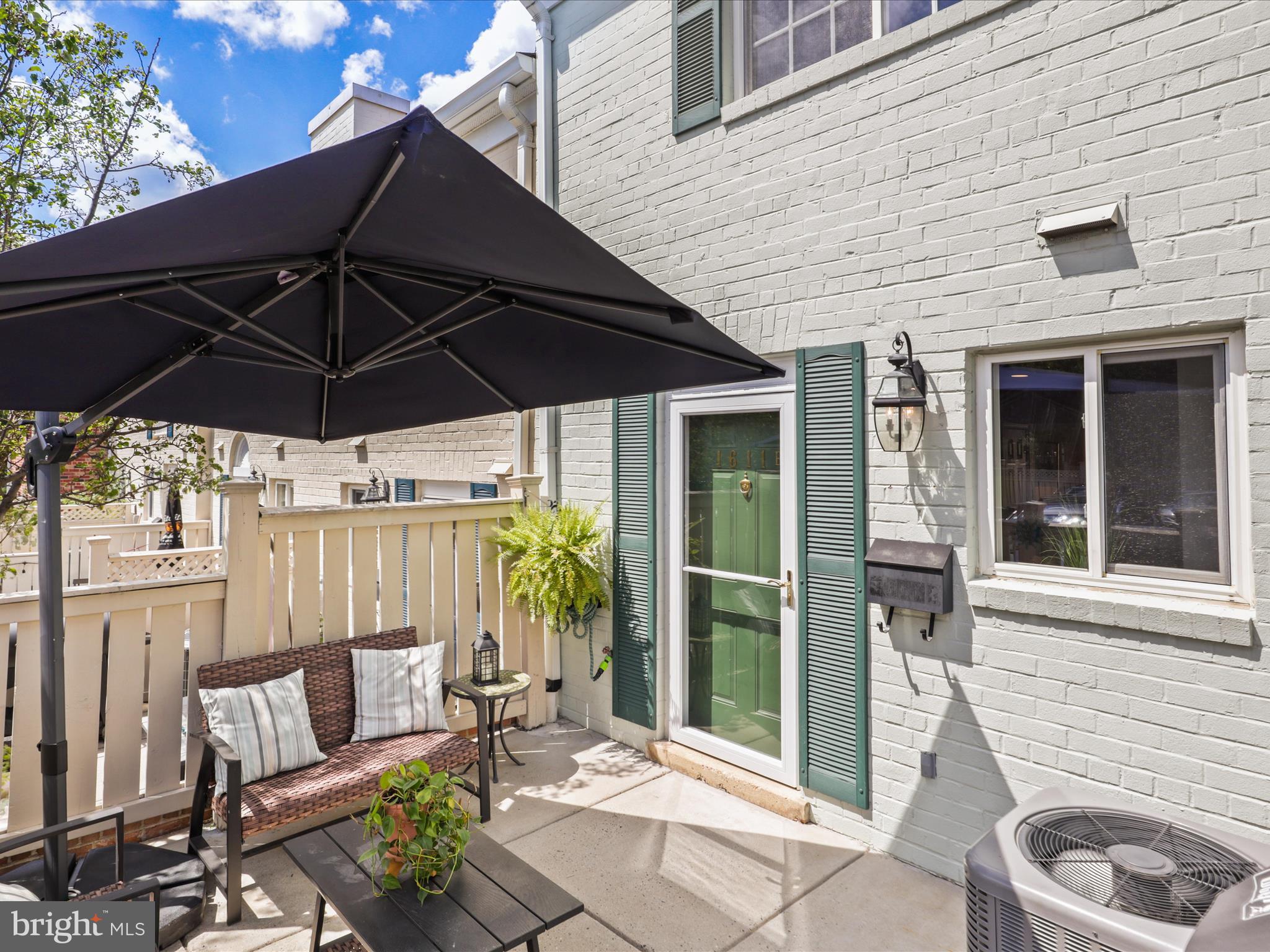 1611-B N van Dorn St