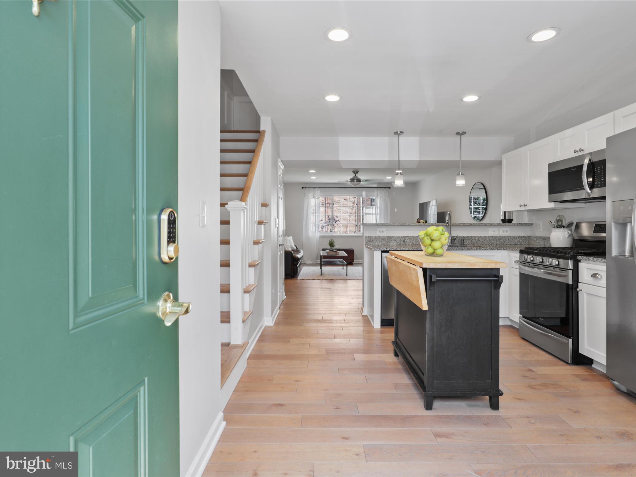 1611-B N van Dorn St