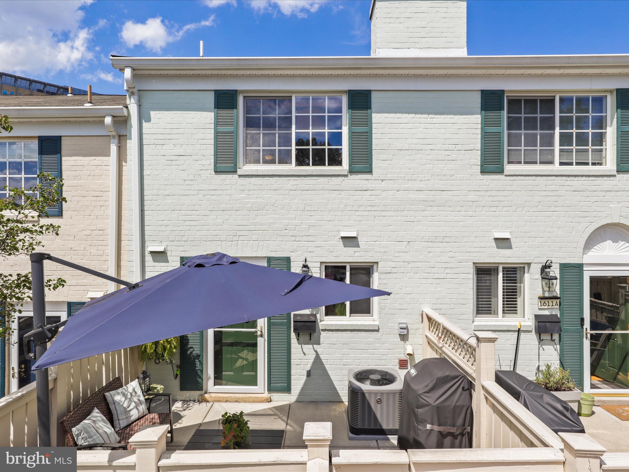 1611-B N van Dorn St