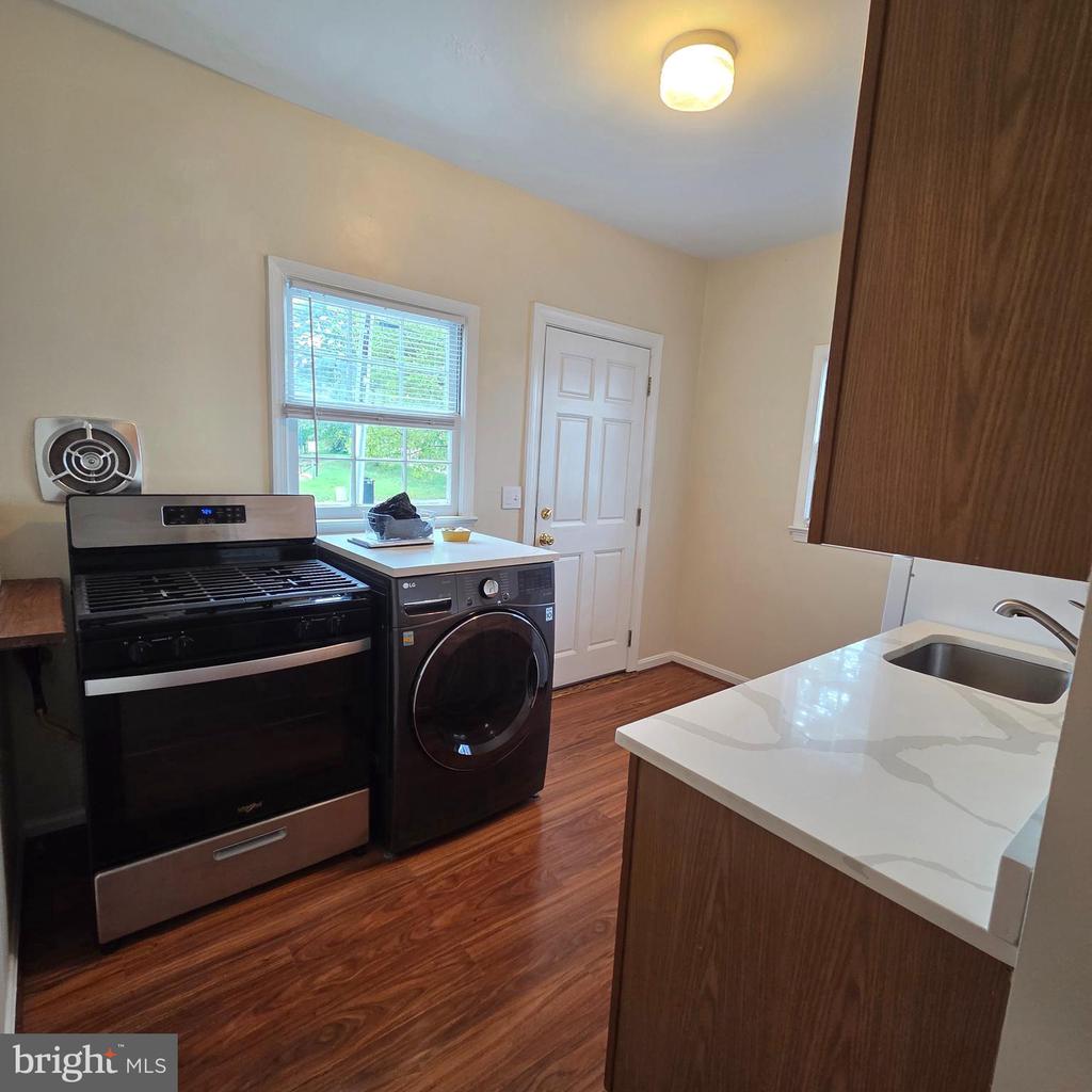 301 WEST STREET N Unit: 2