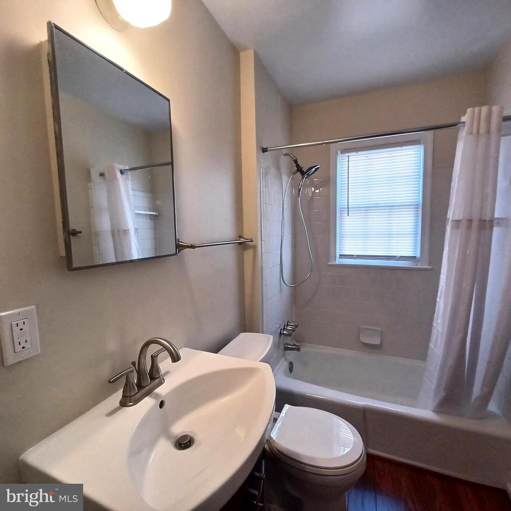 301 WEST STREET N Unit: 2