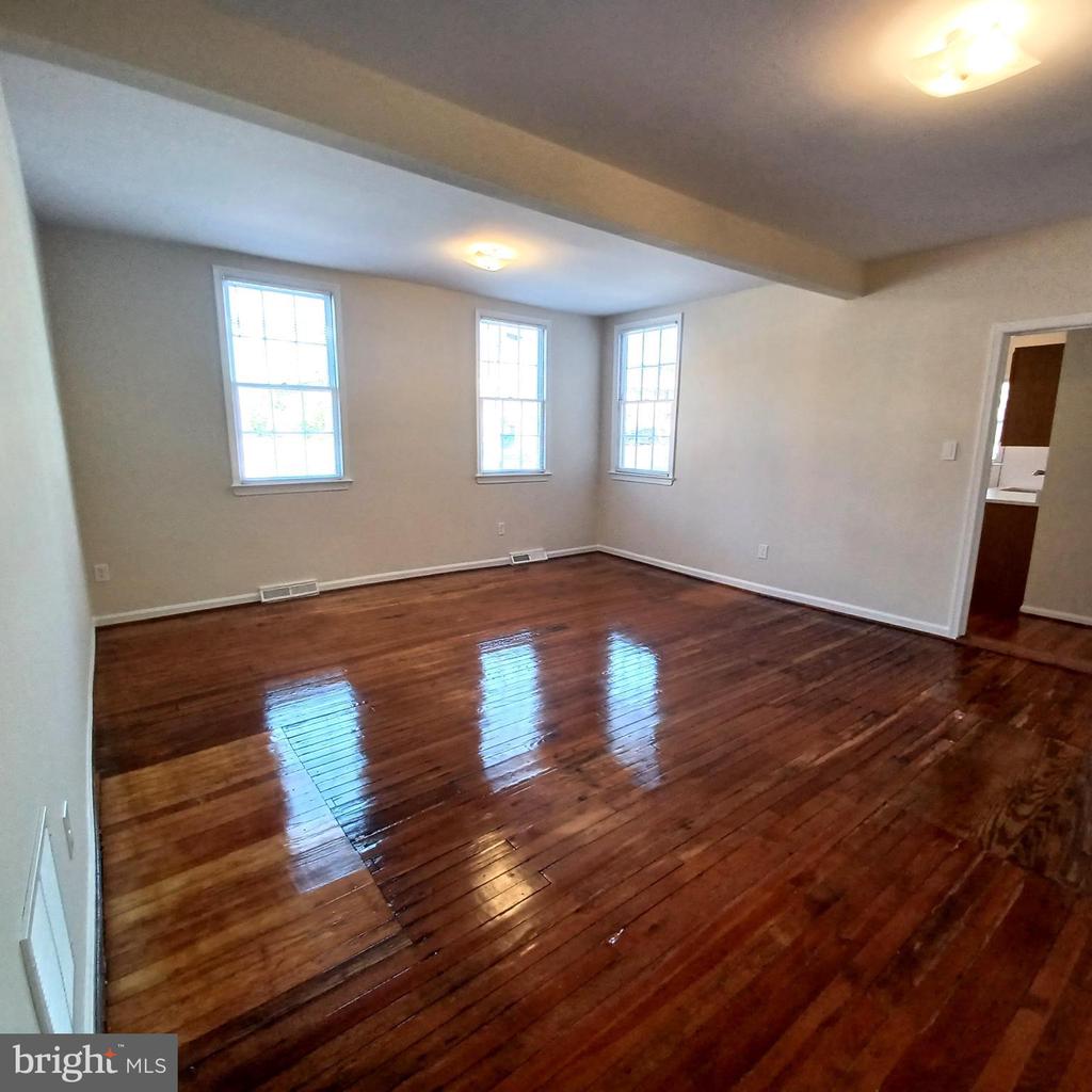 301 WEST STREET N Unit: 2