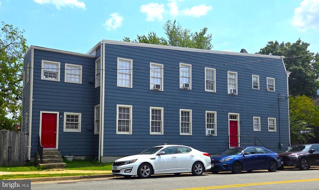 301 WEST STREET N Unit: 2