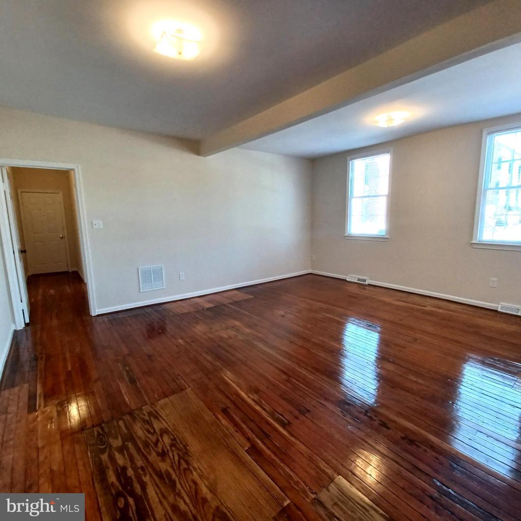 301 WEST STREET N Unit: 2