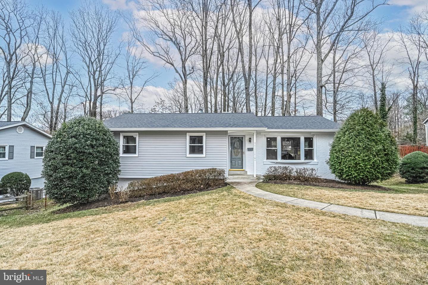 7927 E Rockglen Ct