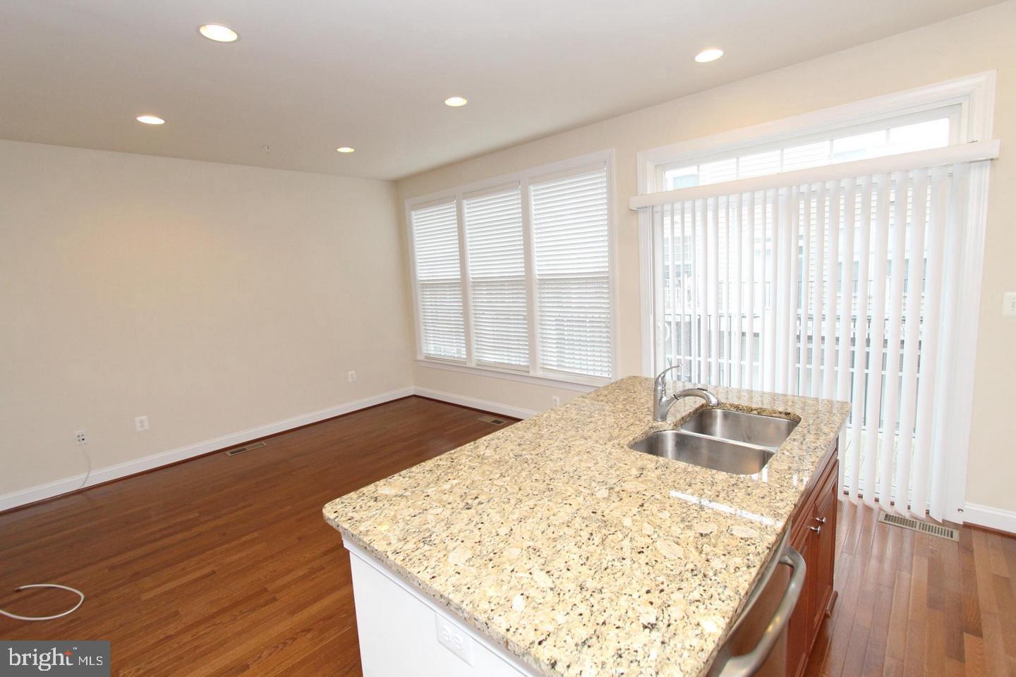8043 Reserve Way