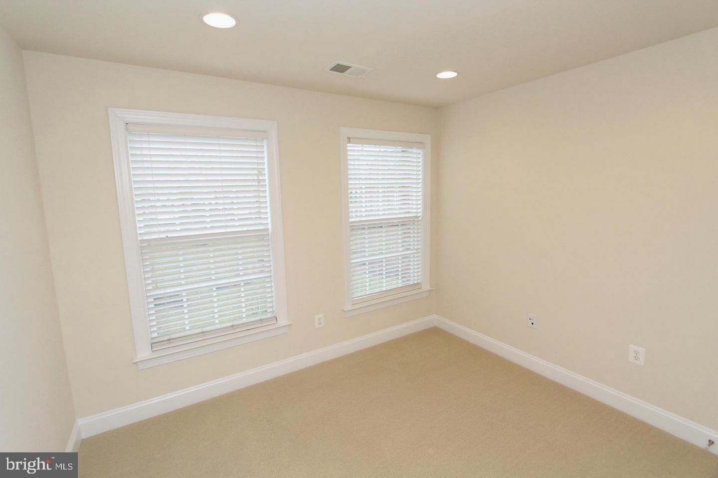 8043 Reserve Way