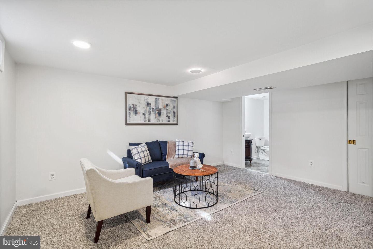 2708 Farnsworth Dr