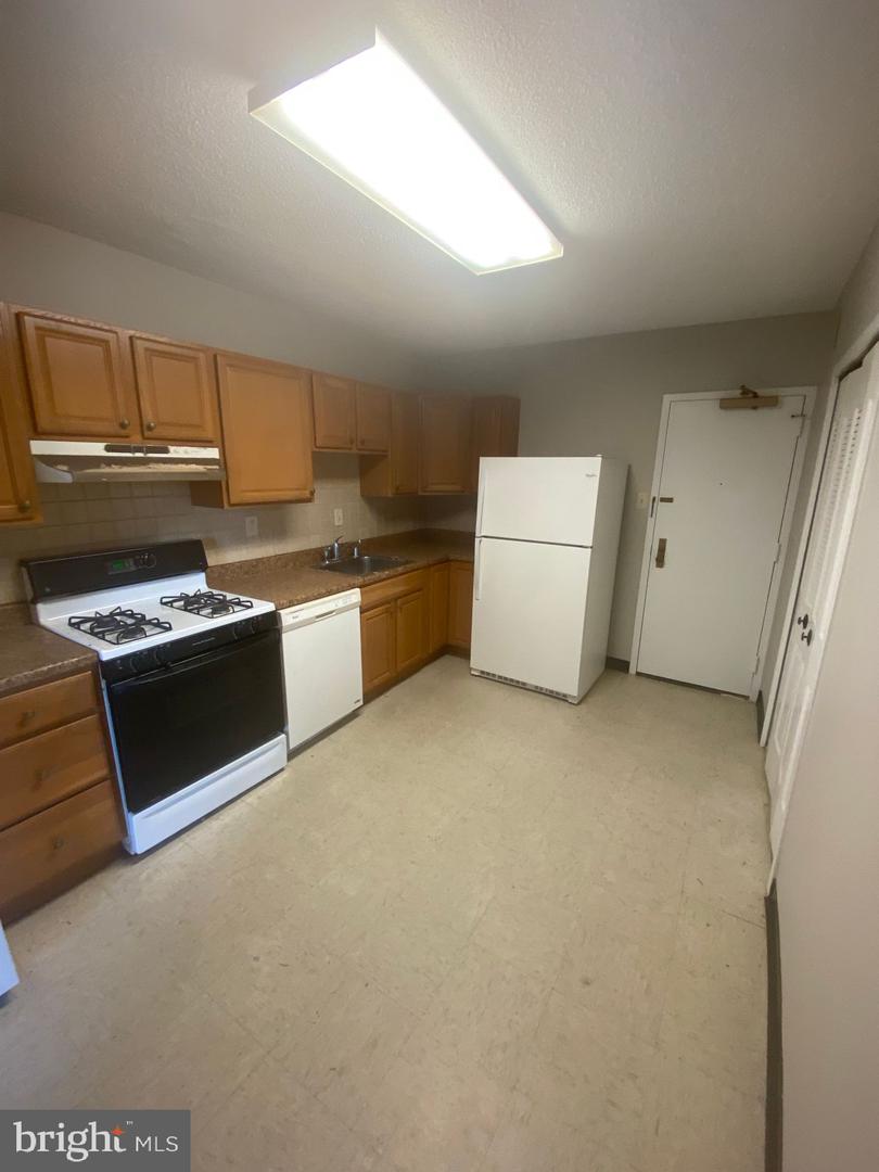 3705 S George Mason Dr #616s