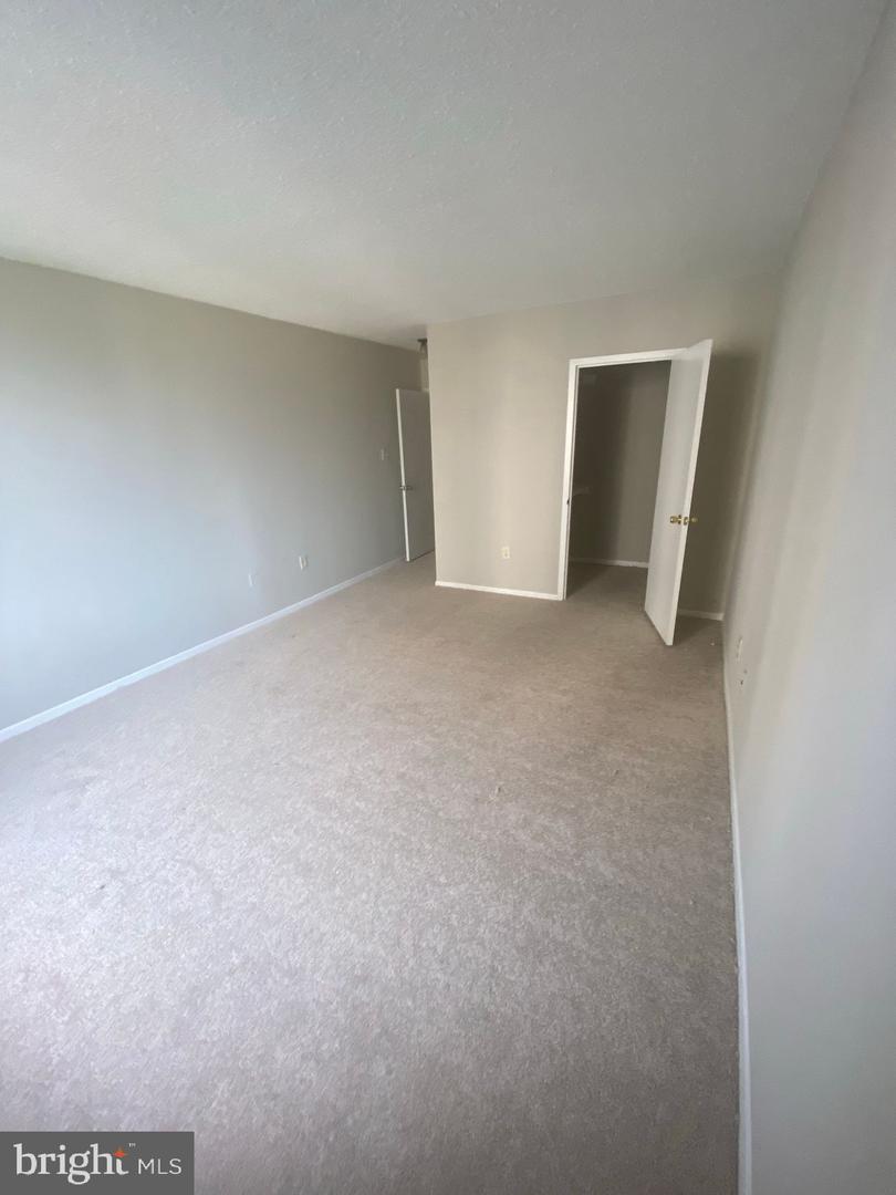 3705 S George Mason Dr #616s