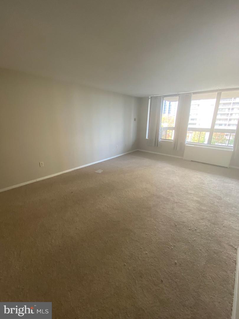 3705 S George Mason Dr #616s