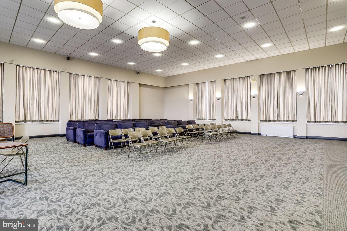 3705 S George Mason Dr #2218s