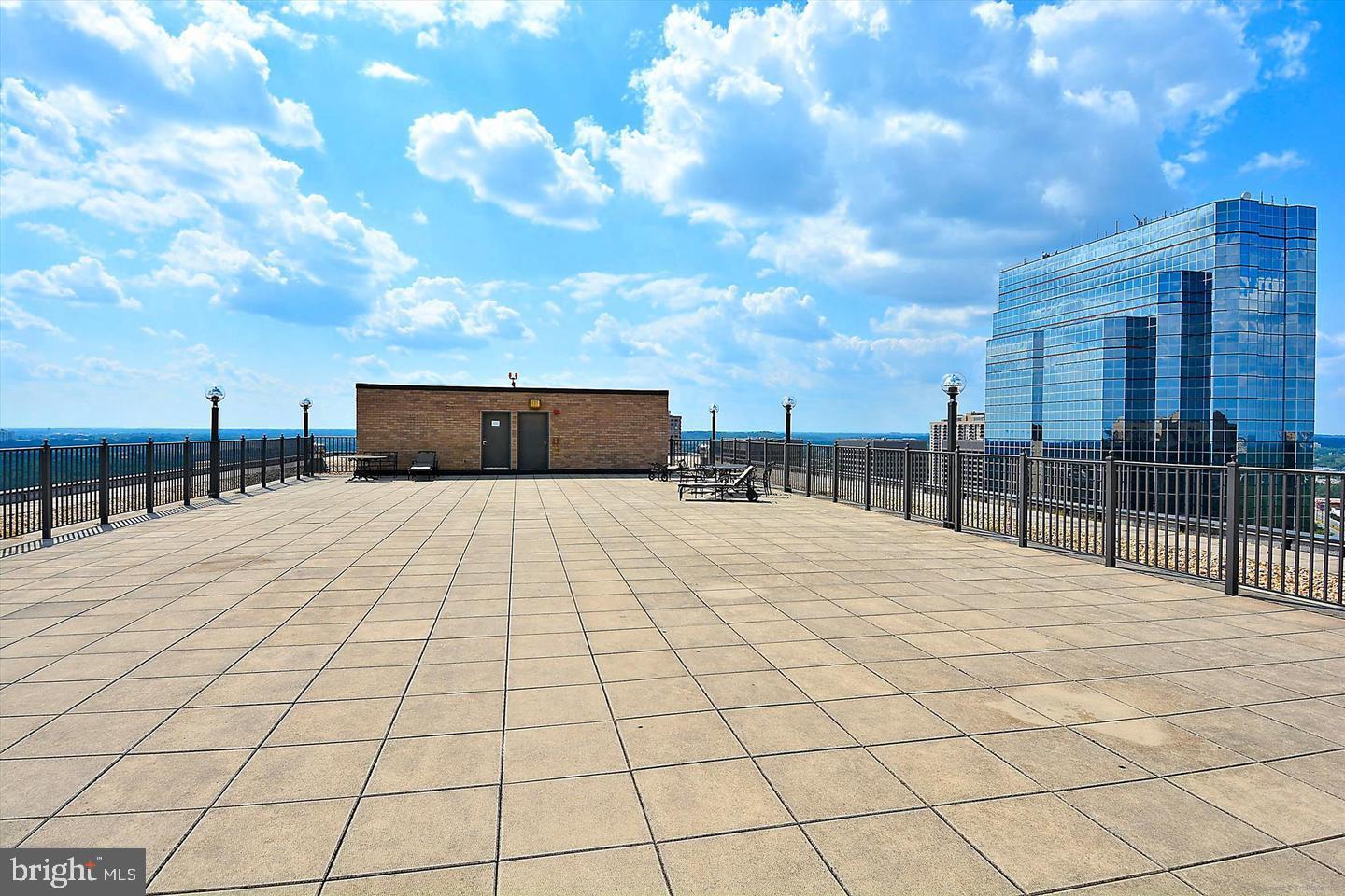 3705 S George Mason Dr #2218s