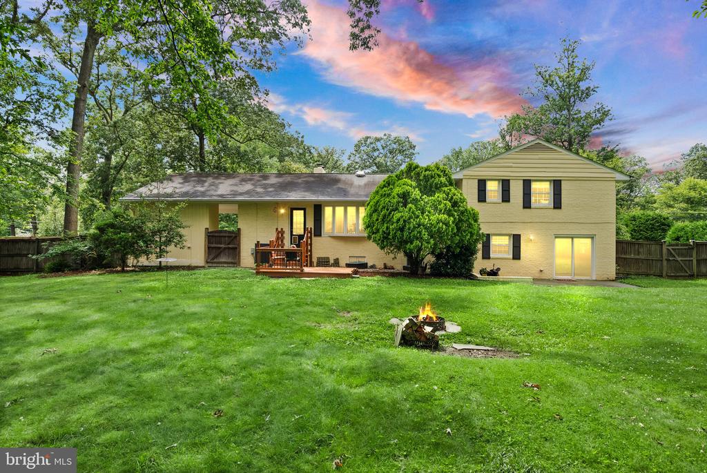 4321 NEPTUNE DRIVE