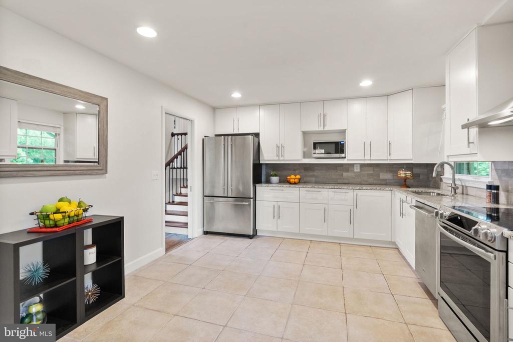 4321 NEPTUNE DRIVE