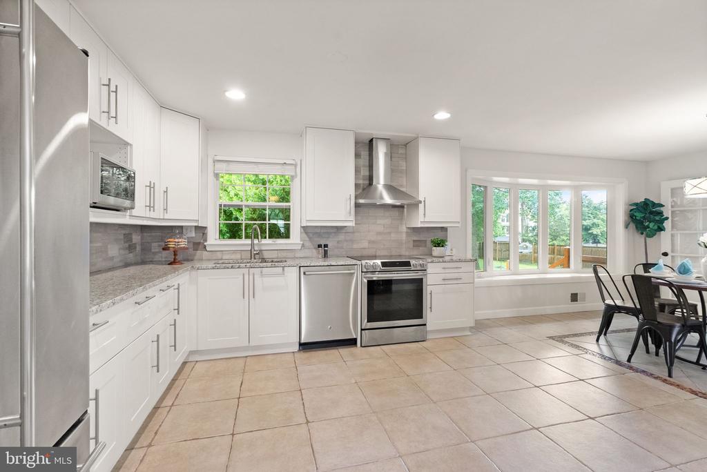 4321 NEPTUNE DRIVE