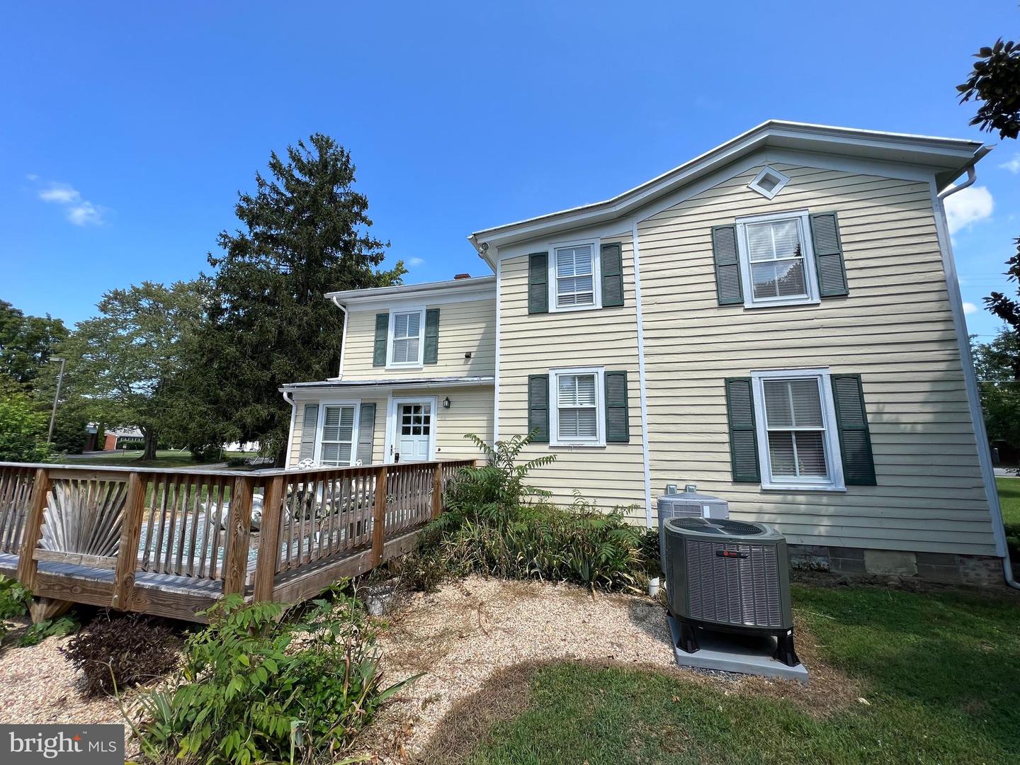 73 Louisa Ave