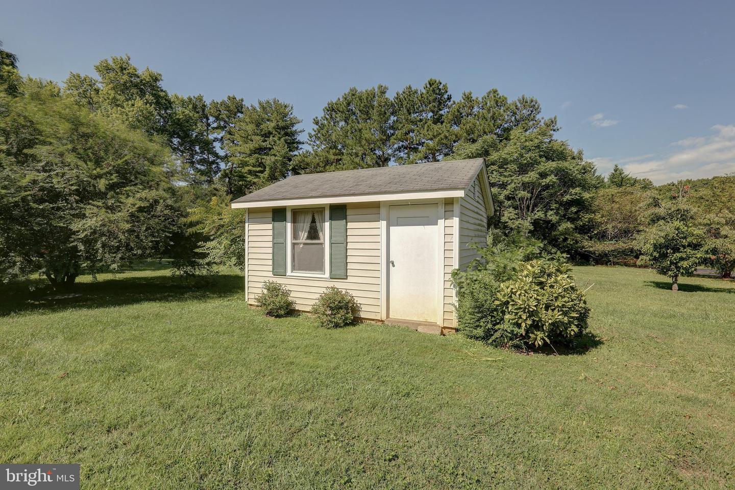 73 Louisa Ave