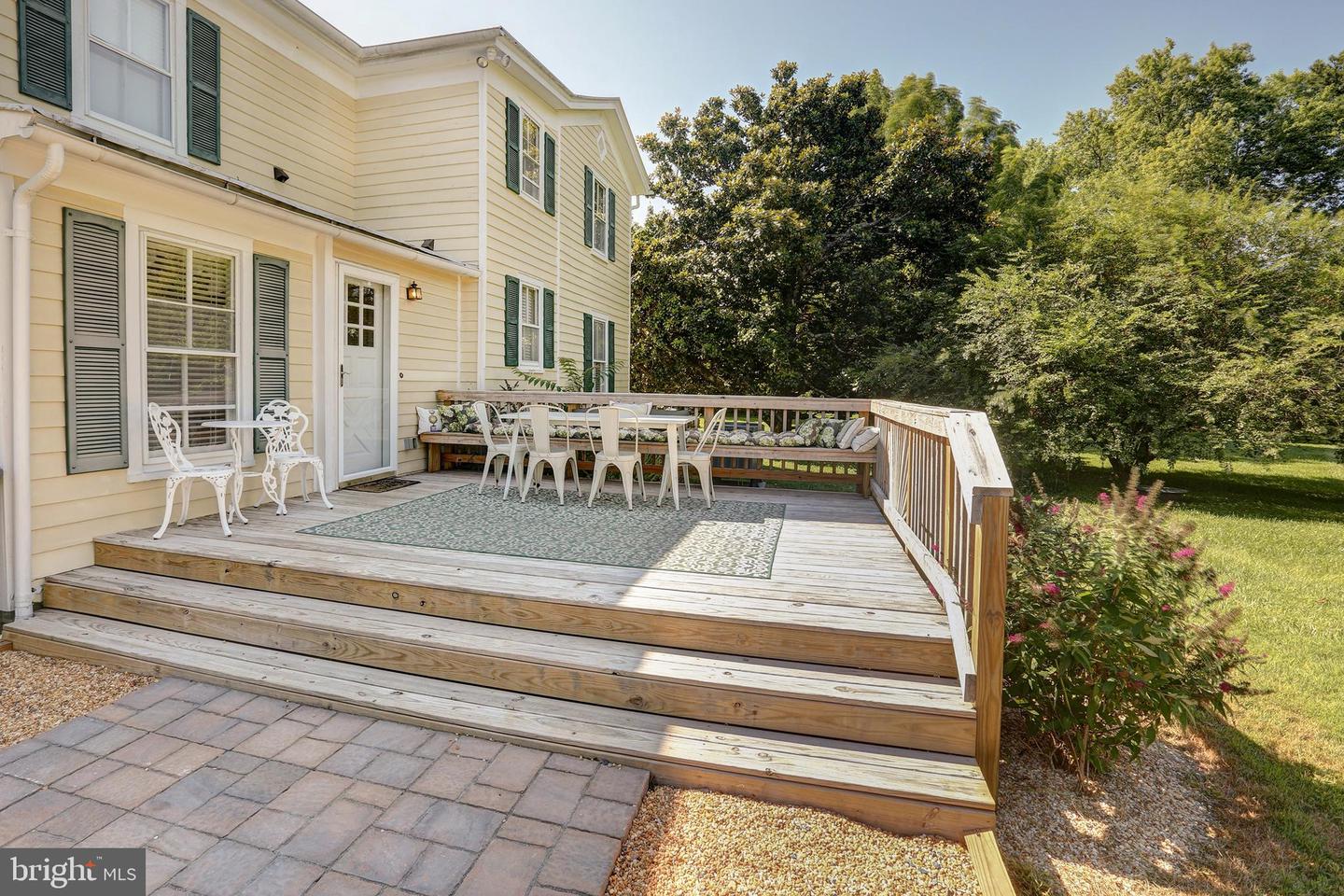73 Louisa Ave