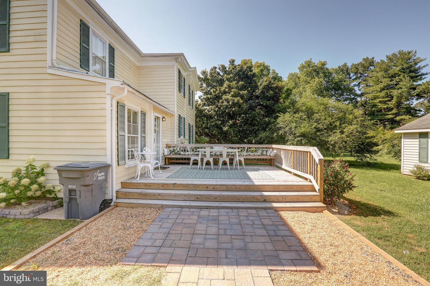 73 Louisa Ave