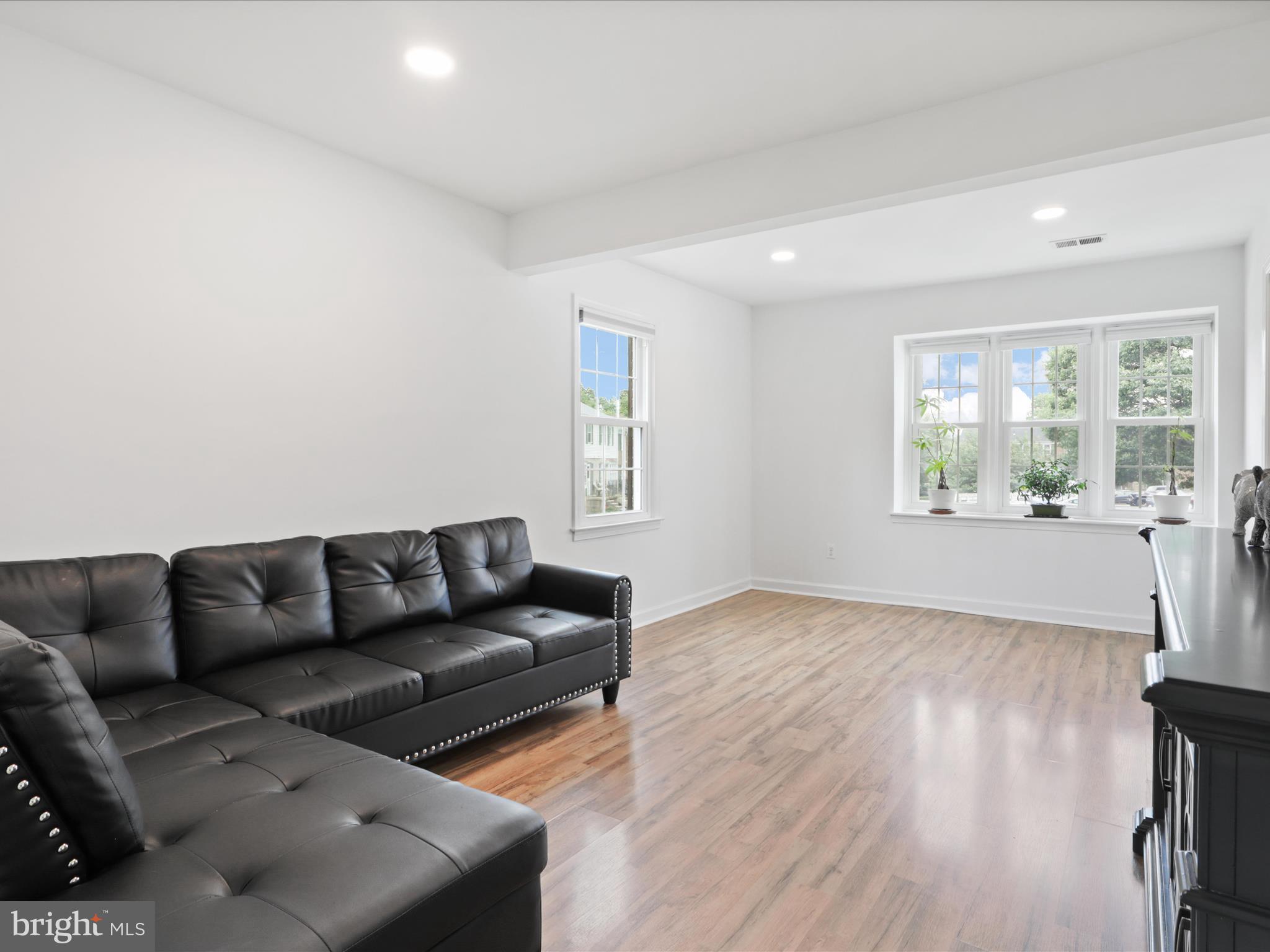 1036-C Brixton Ct