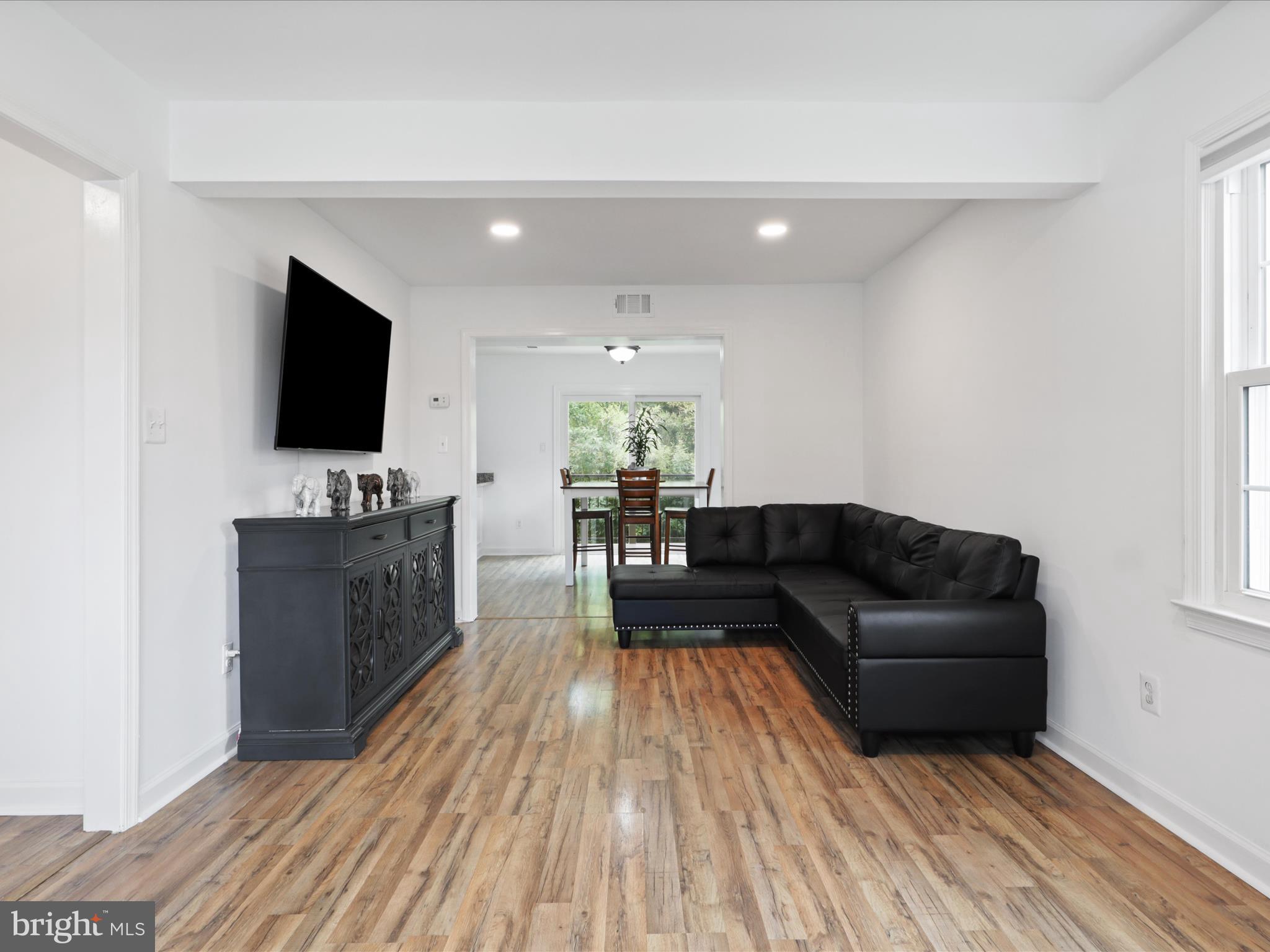 1036-C Brixton Ct