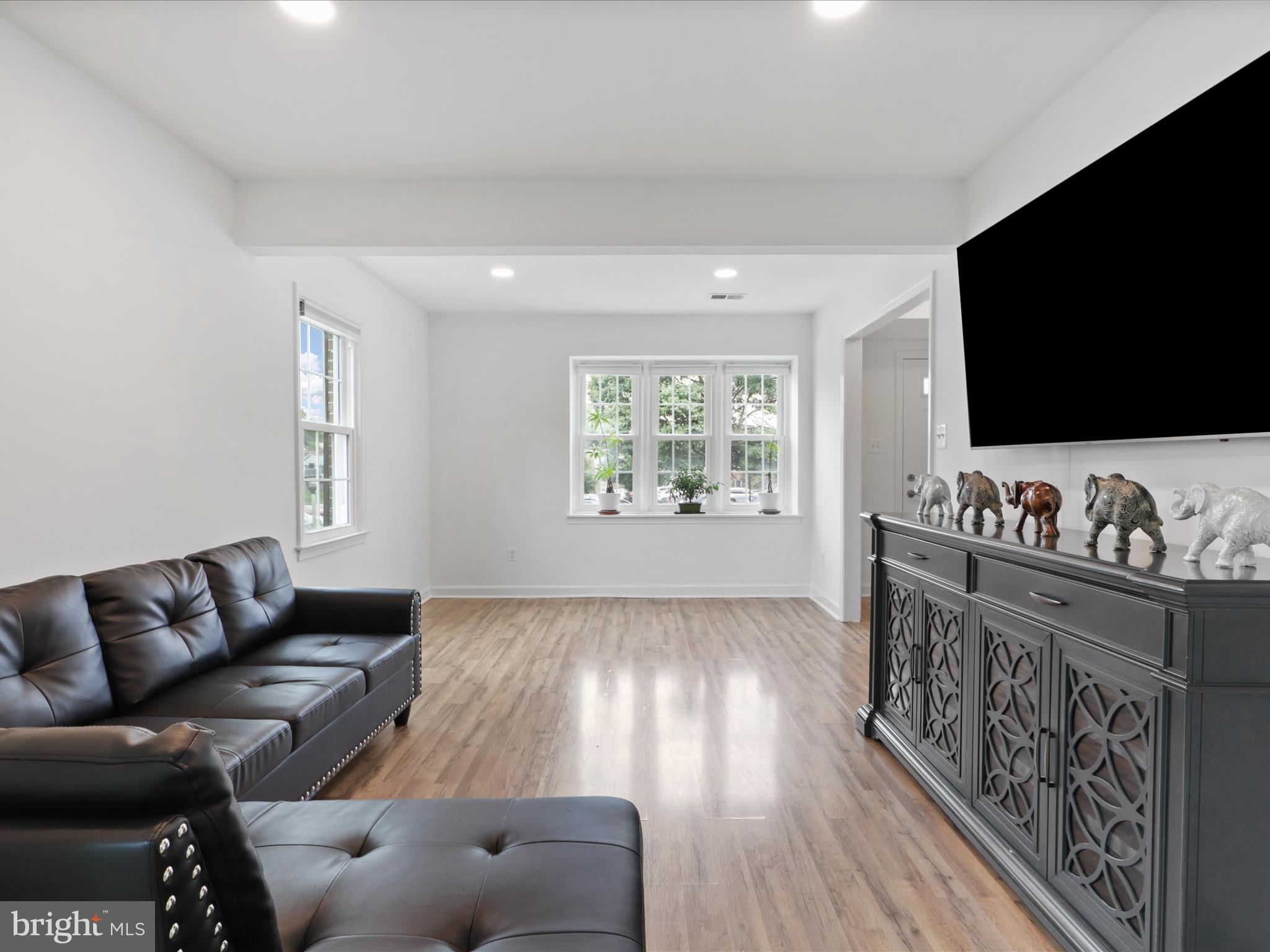 1036-C Brixton Ct
