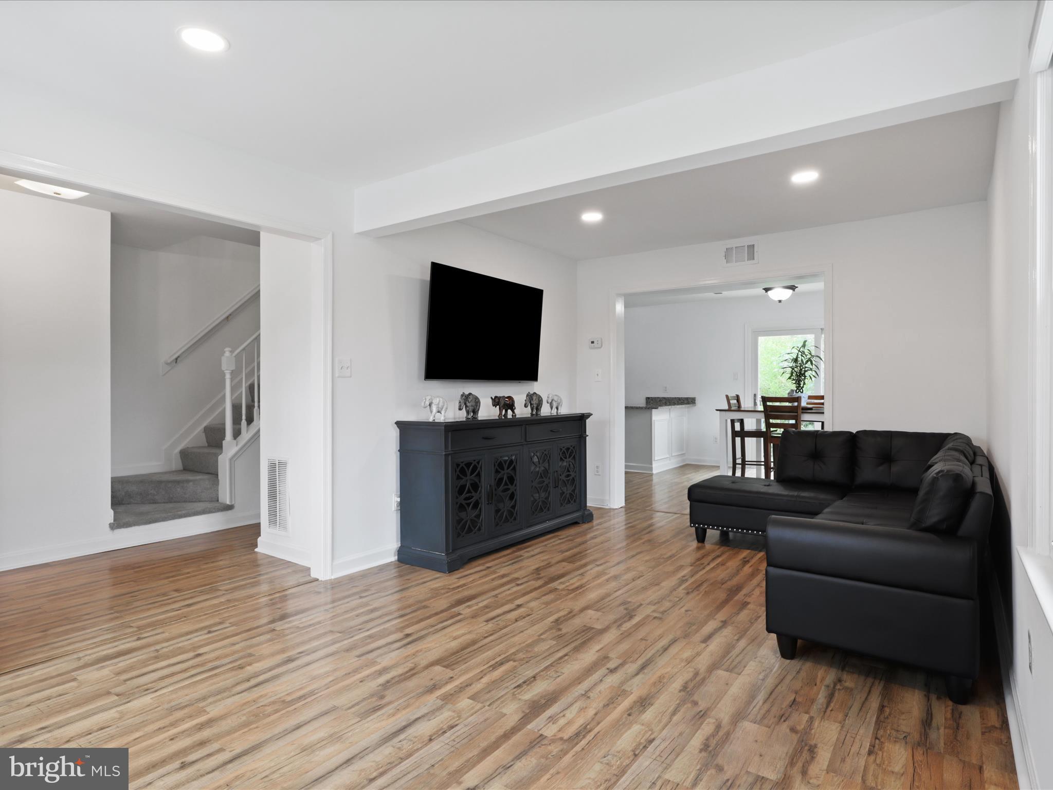 1036-C Brixton Ct