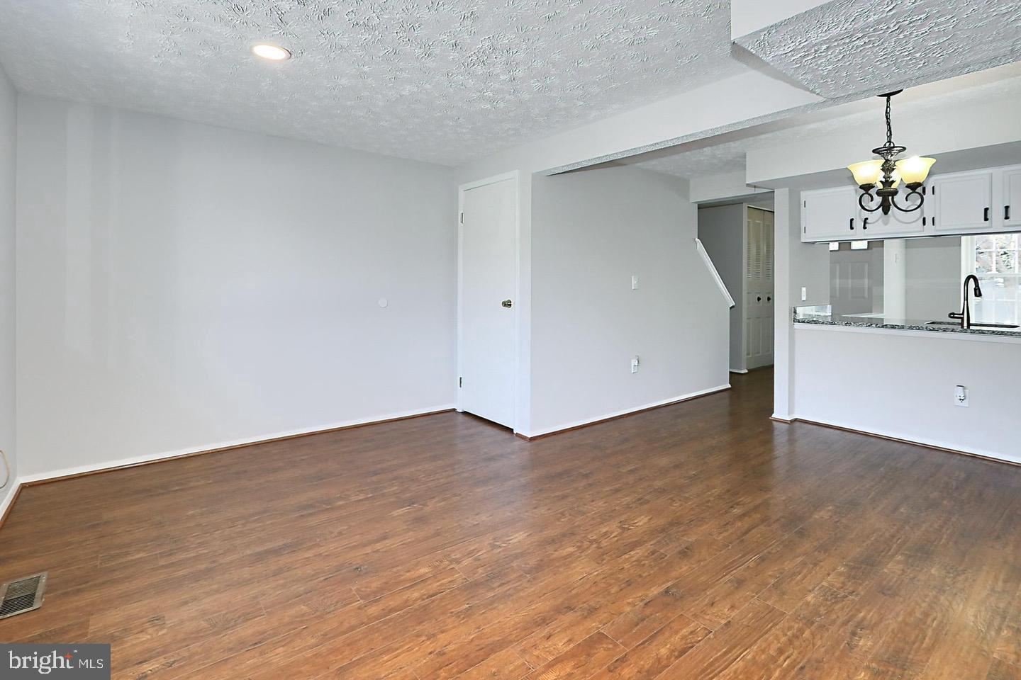 1650 DEVIL LANE