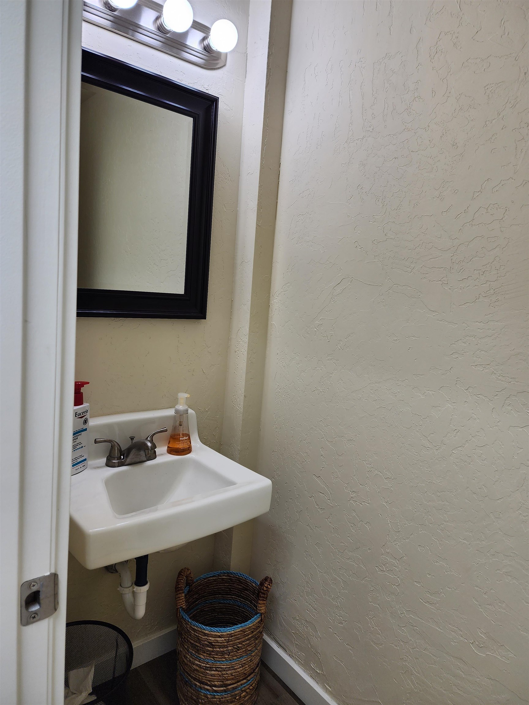 1000 N 9th Street Unit: 33
