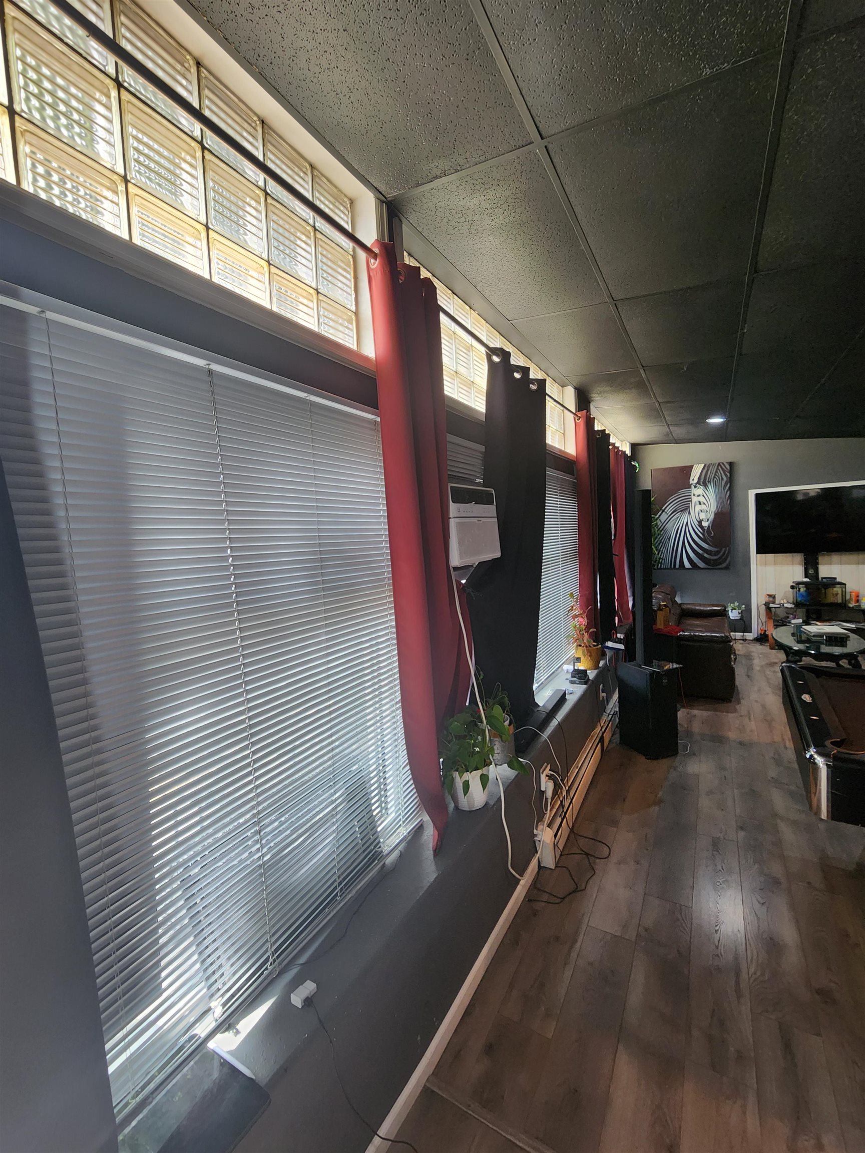 150 W Main Street Unit: E