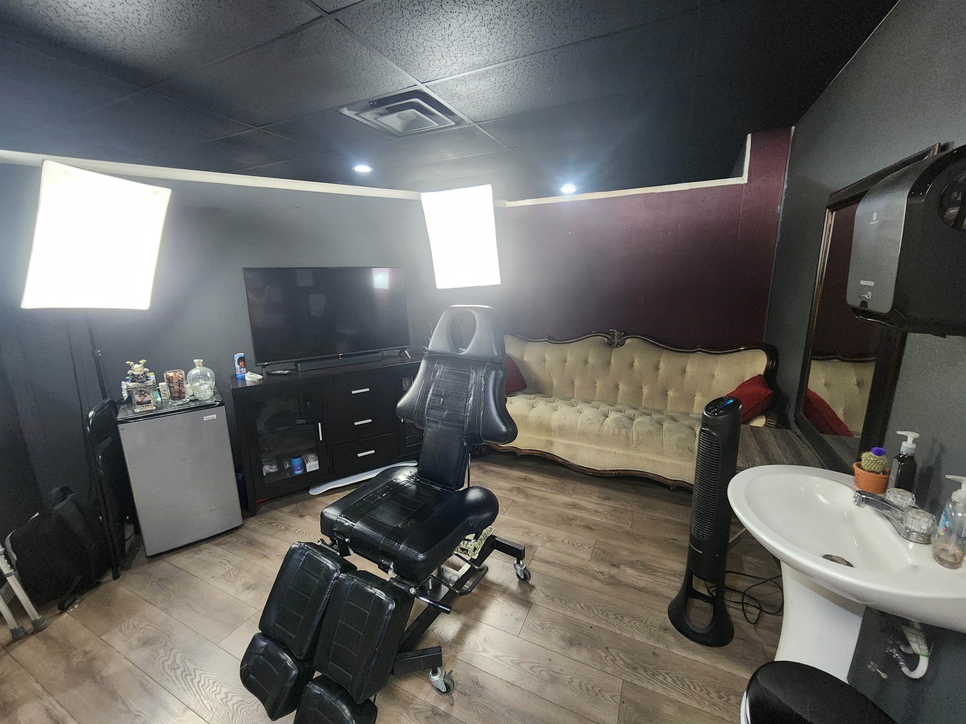150 W Main Street Unit: E