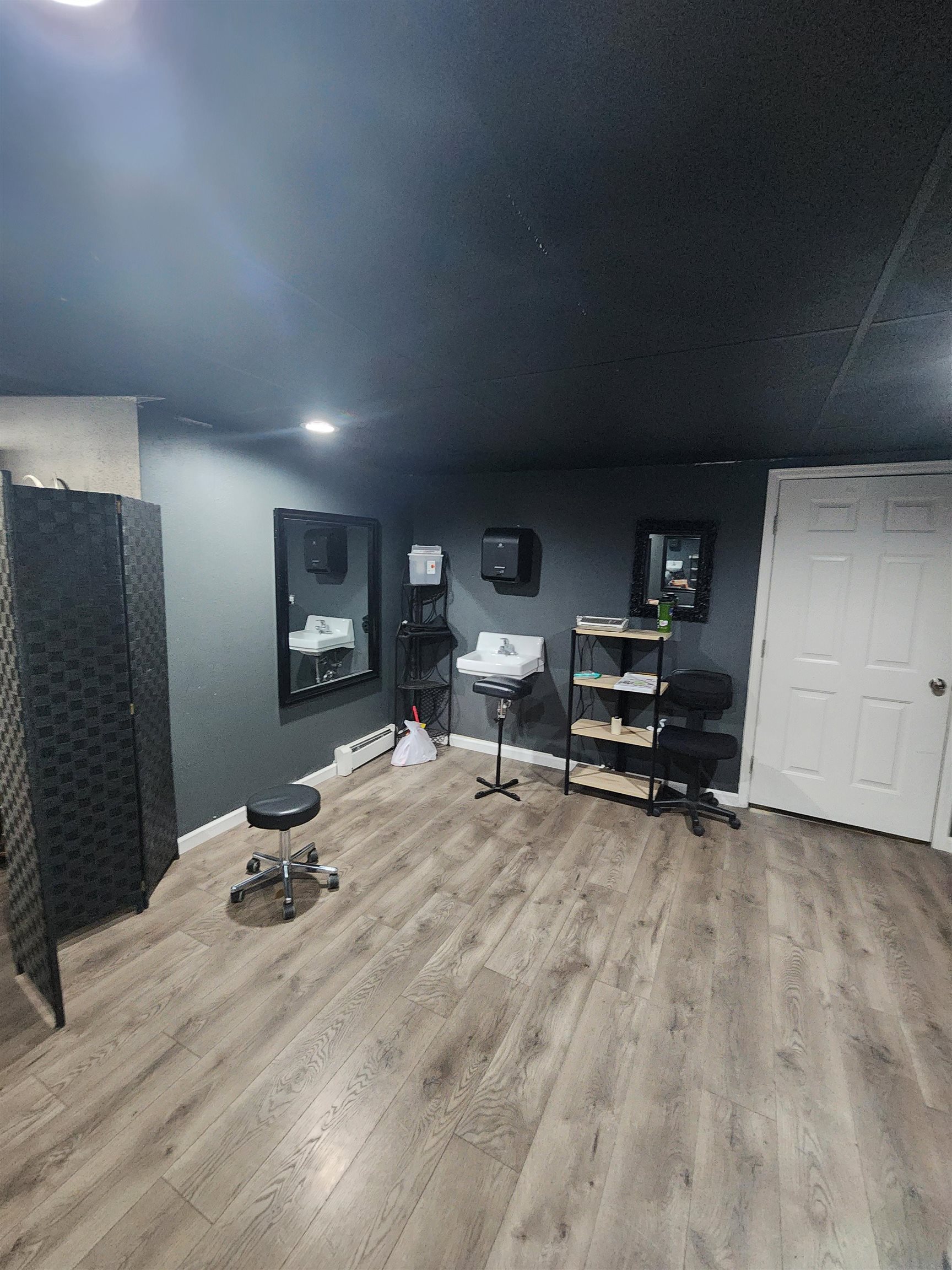 150 W Main Street Unit: E